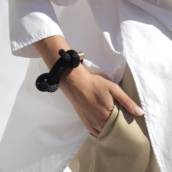 Pichulik Sacred Knot bracelet (Beige or Black)