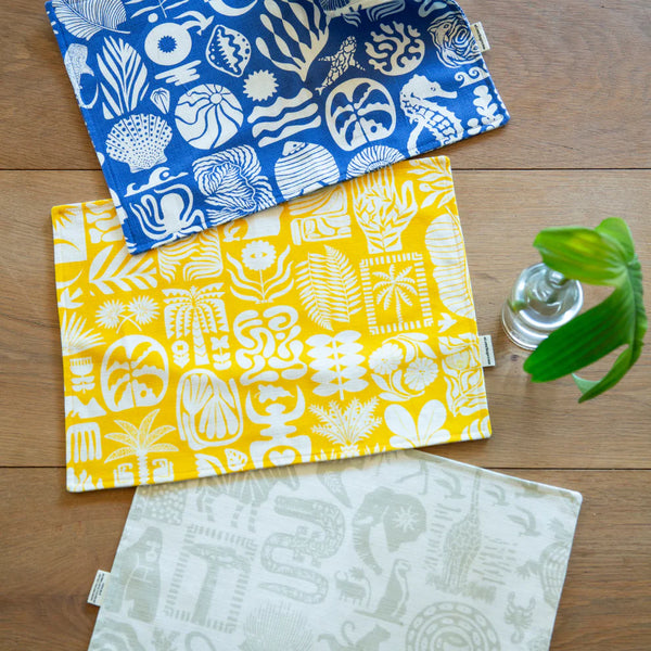 Placemats (Double Sided) / Africa Roots (Yellow on White)